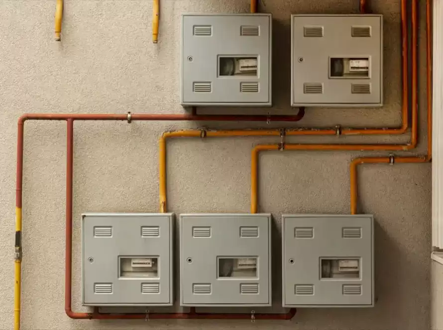 Guía completa para la instalación de cuadros eléctricos en plantas industriales