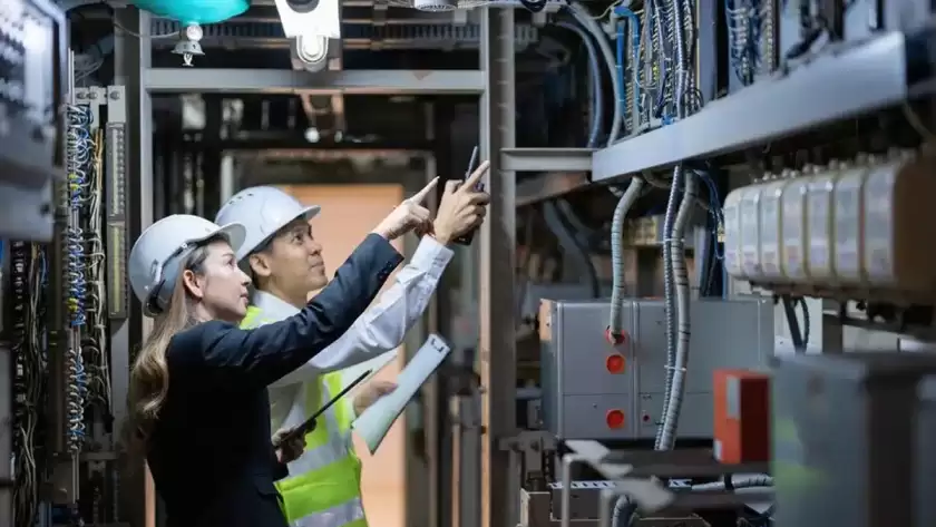 Revisión y mantenimiento de instalaciones eléctricas industriales: guía completa