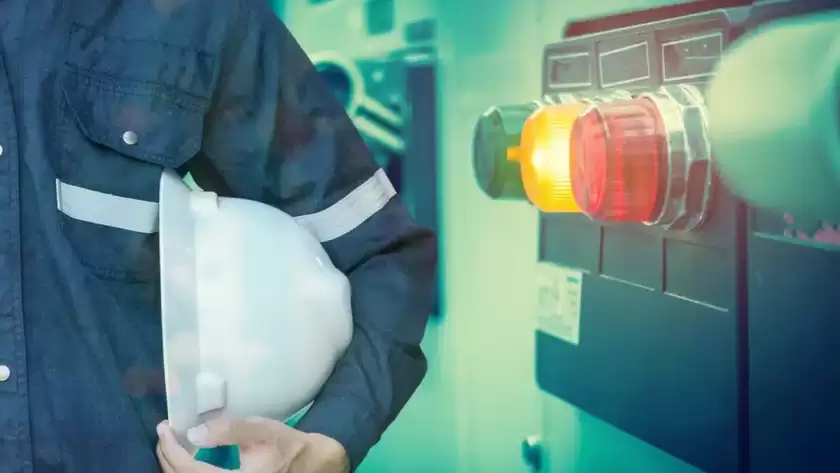 Procedimientos de seguridad en instalaciones eléctricas: guía completa