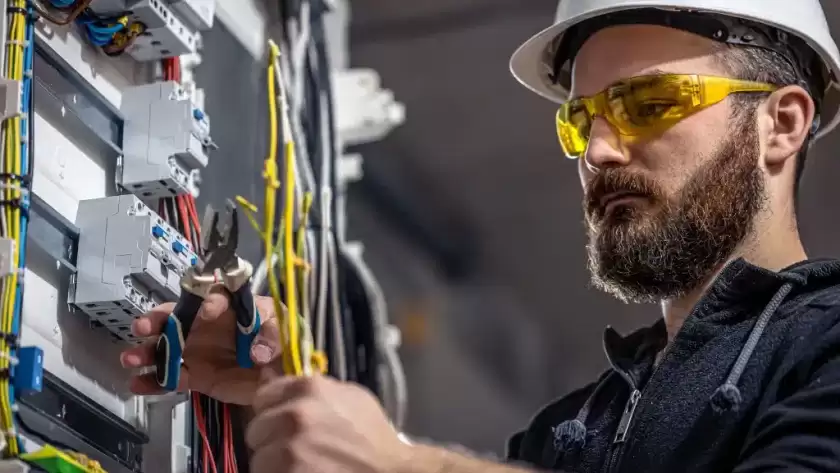 La capacitación que tu equipo necesita: guía práctica para el mantenimiento electromecánico