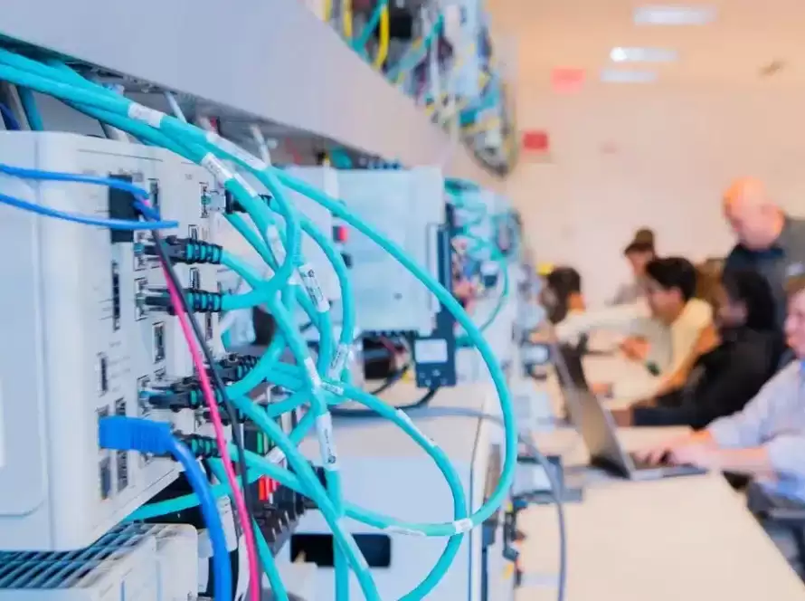 Formación y capacitación en automatización