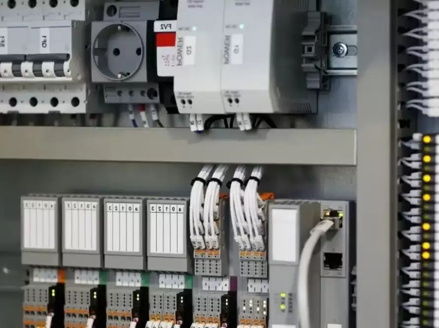 Programación de controladores lógicos programables (plcs)